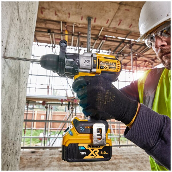 Perceuse visseuse à percussion dcd997p2