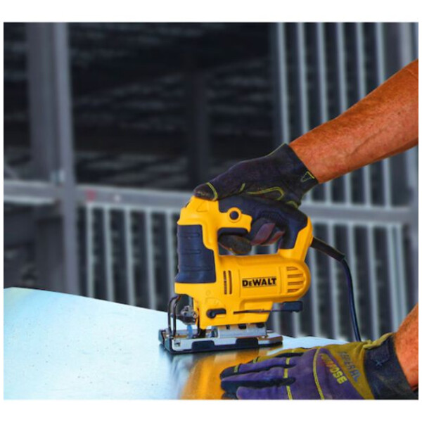 Scie sauteuse à poignée supérieure 650 w