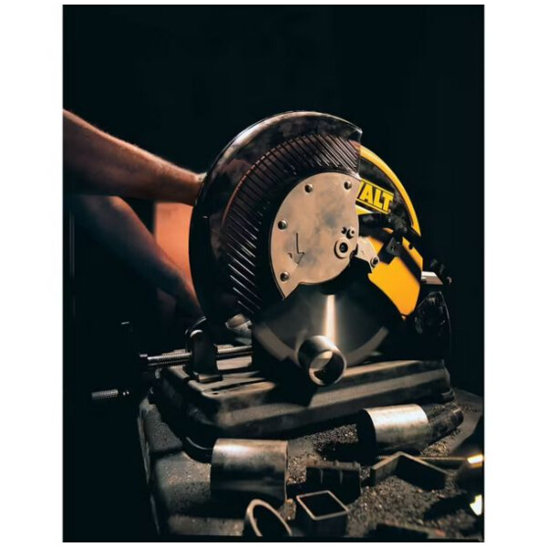 Scie tronçonneuse à disque carbure dw872