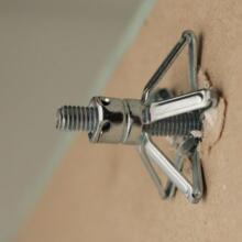 Cheville à expansion + vis