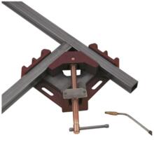 Presse d'angle pour metal